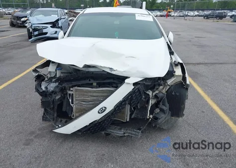 2018 Kia Forte Lx z USA, uszkodzony, nr VIN 3KPFK4A72JE242126